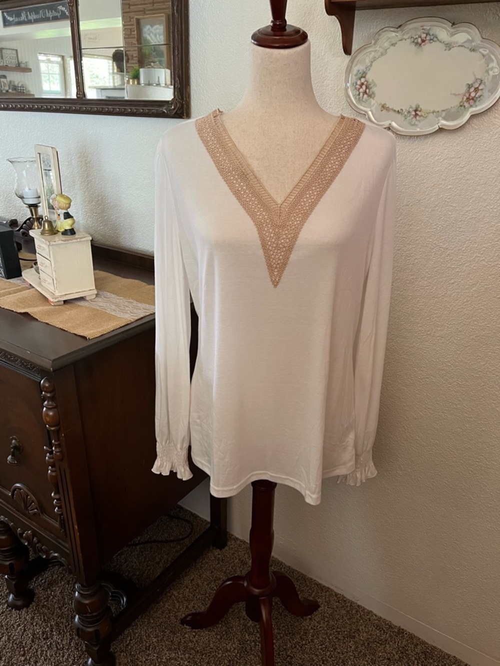 Cream XL Long-Sleeve V-Neck Top with Beige Lace Trim